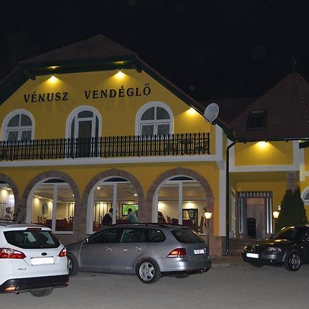Venusz Panzio Es Vendeglo Bed & Breakfast Bagod Exterior foto